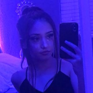 Meet your Posher, Maya